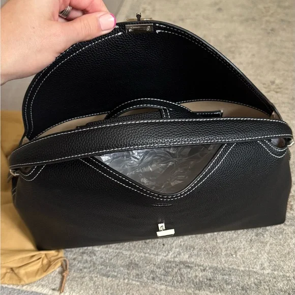 T Lock Black shoulder/crossbody bag - Picture 7 of 11